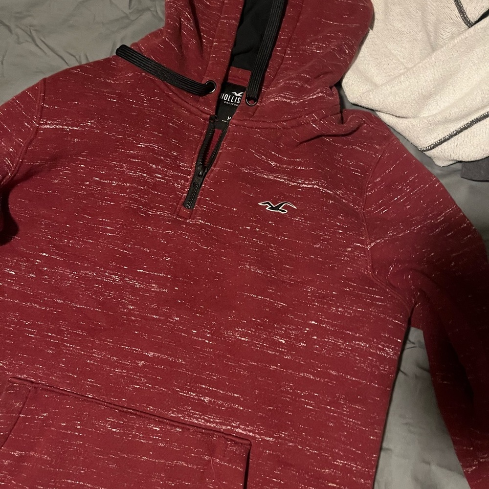 Hollister Sweat Shirt